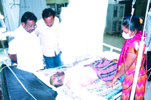 panchayat-worker-who-lost-his-legs-due-to-electric-shock