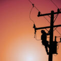electricity-department-lineman-retaliates-against-cops-who-issued-chalana